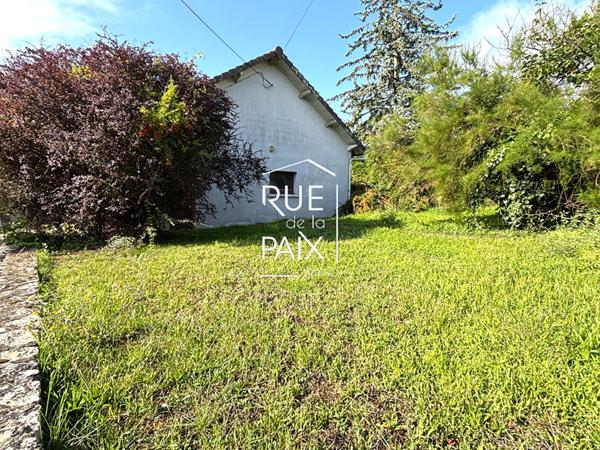 86190 VOUILLE Parking / box Vouille 80 m2