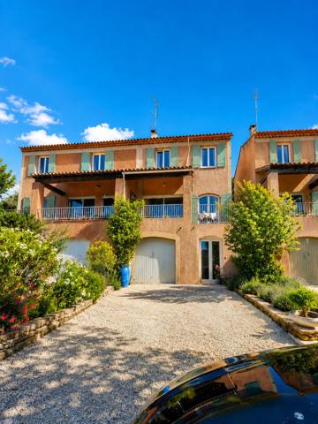 Au nord d'Aix, villa avec studio, jardin, garage et vue 615 000 € H.A.I.*