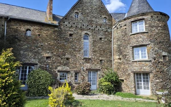 Maison à vendre    6 pièces •  Pouancé