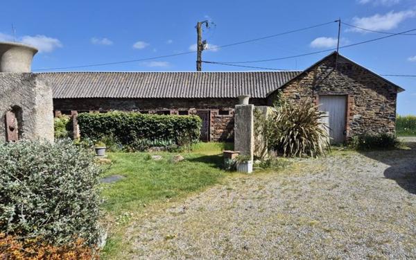 Maison à vendre    6 pièces •  Pouancé