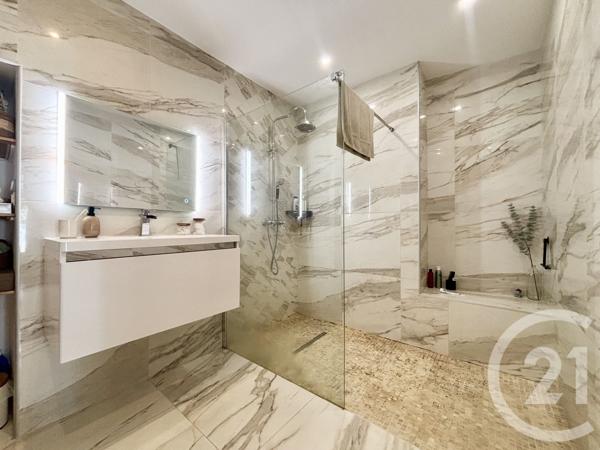 Maison à vendre  5 pièces - 129,88 m 2   FEYTIAT  - 87