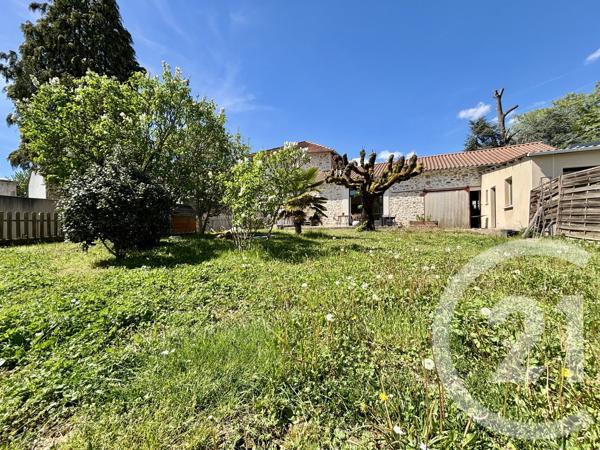 Maison à vendre  5 pièces - 129,88 m 2   FEYTIAT  - 87