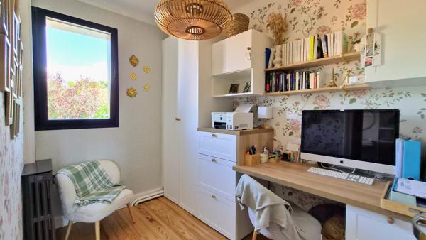 LA ROCHELLE – Élégante maison familiale rénovée à proximité du centre-ville