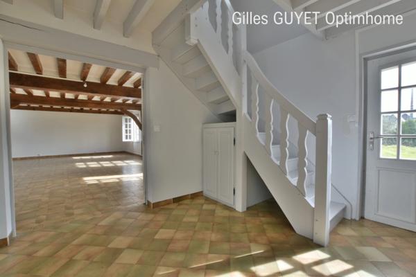 MAISON DE CARACTÈRE,T7,163M², 335000€ Dépendance. Terrain de 8000M²