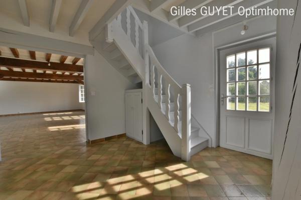 MAISON DE CARACTÈRE,T7,163M², 335000€ Dépendance. Terrain de 8000M²