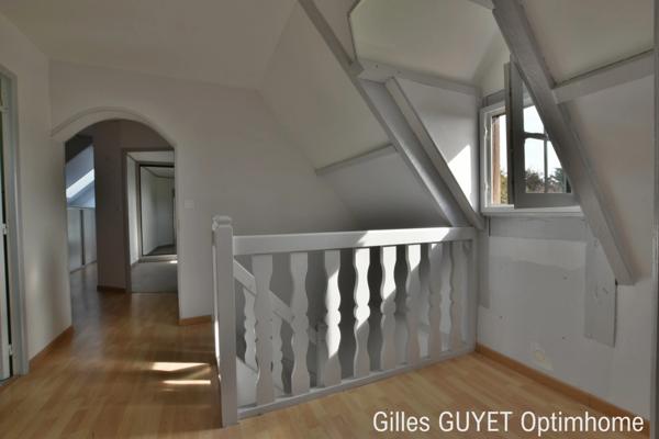 MAISON DE CARACTÈRE,T7,163M², 335000€ Dépendance. Terrain de 8000M²