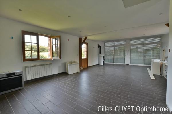 MAISON DE CARACTÈRE,T7,163M², 335000€ Dépendance. Terrain de 8000M²