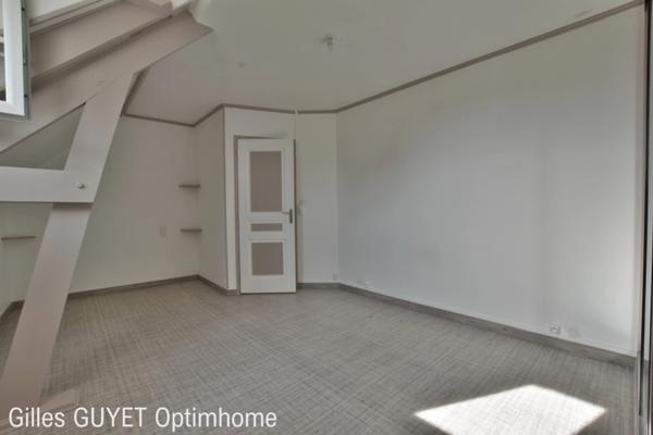 MAISON DE CARACTÈRE,T7,163M², 335000€ Dépendance. Terrain de 8000M²