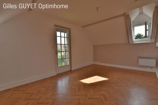 MAISON DE CARACTÈRE,T7,163M², 335000€ Dépendance. Terrain de 8000M²