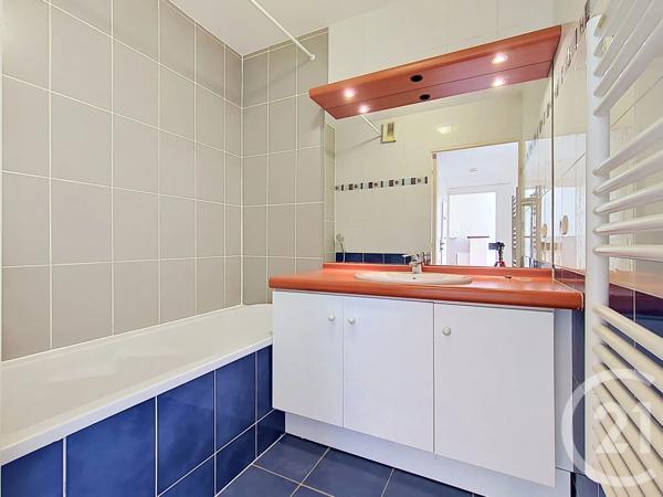 Appartement T3 à vendre  3 pièces - 51,20 m 2   MARSEILLE  - 13008