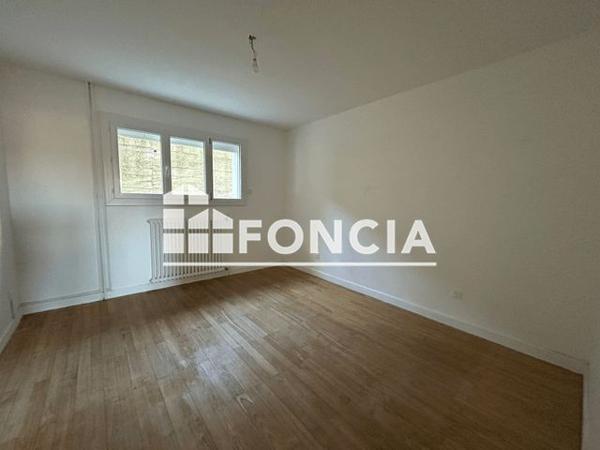 Location Appartement 5 pièces 125.4 m² - 15 RUE DU DOCTEUR CADET Tournon-sur-rhone 07300