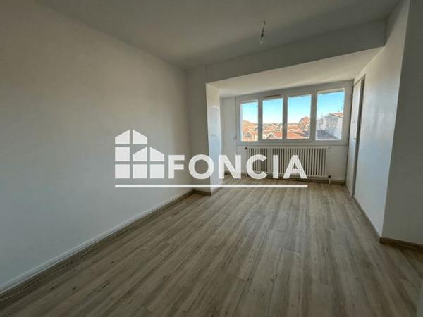 Location Appartement 5 pièces 125.4 m² - 15 RUE DU DOCTEUR CADET Tournon-sur-rhone 07300