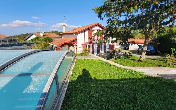 Maison à vendre    5 pièces • 108 m2 Mouguerre