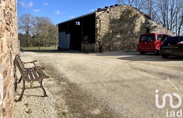 Maison rustique 6 pièces de 245 m² à La Coquille (24450)