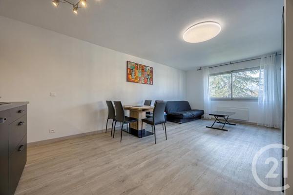 Appartement T4 à vendre  5 pièces - 99,85 m 2   RUMILLY  - 74