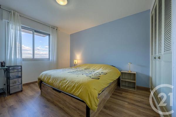 Appartement T4 à vendre  5 pièces - 99,85 m 2   RUMILLY  - 74