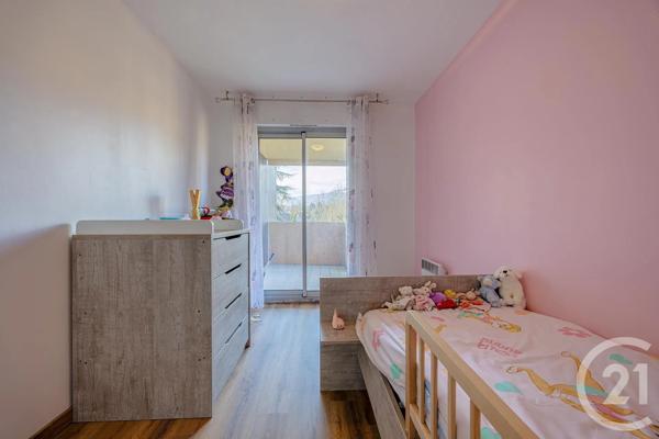 Appartement T4 à vendre  5 pièces - 99,85 m 2   RUMILLY  - 74