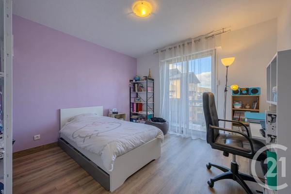 Appartement T4 à vendre  5 pièces - 99,85 m 2   RUMILLY  - 74