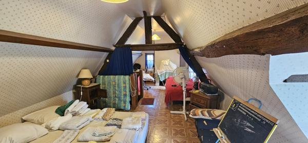 EXCLUSIVITÉ  Authentique maison normande avec terrain arboré de 8088 m²