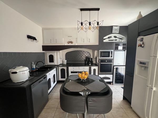 MAISON PLAIN PIED PROCHE MER PORT DES BARQUES