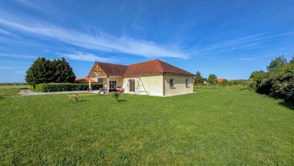 A VENDRE UZEIN - Maison moderne 6 pièces - 130 m² - 4 chambres - sur terrain 1803 m²