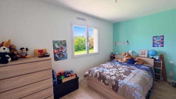 A VENDRE UZEIN - Maison moderne 6 pièces - 130 m² - 4 chambres - sur terrain 1803 m²