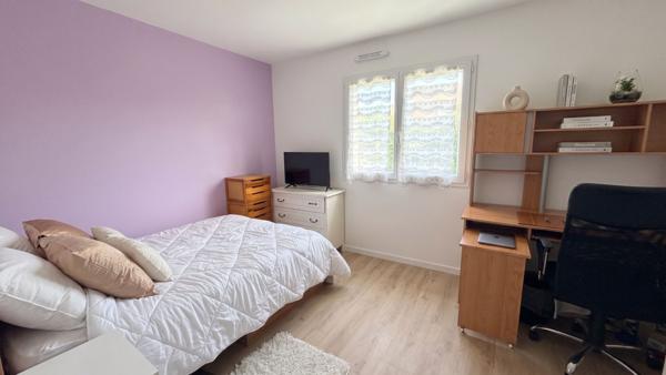 A VENDRE UZEIN - Maison moderne 6 pièces - 130 m² - 4 chambres - sur terrain 1803 m²