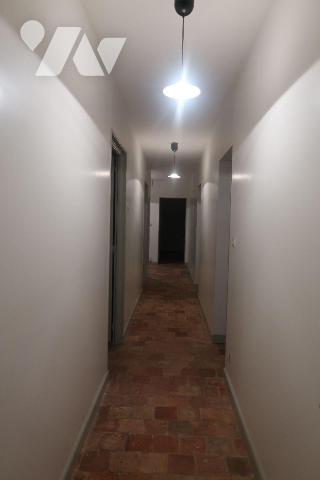 PROPRIETE de plus de 280m2 habitables s/terrain d'env. 5.500m2, comprenant :
. en RC (env 200m...