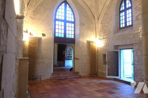 PROPRIETE de plus de 280m2 habitables s/terrain d'env. 5.500m2, comprenant :
. en RC (env 200m...