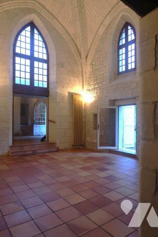 PROPRIETE de plus de 280m2 habitables s/terrain d'env. 5.500m2, comprenant :
. en RC (env 200m...