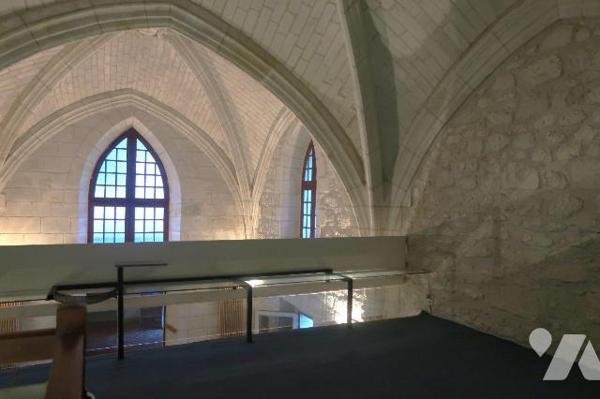 PROPRIETE de plus de 280m2 habitables s/terrain d'env. 5.500m2, comprenant :
. en RC (env 200m...