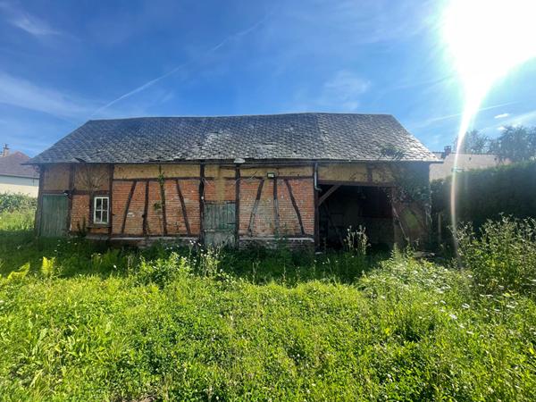 Longère de plain pied avec dépendance sur un secteur recherché
