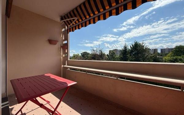 Appartement à vendre    4 pièces • 84,66 m2 Écully