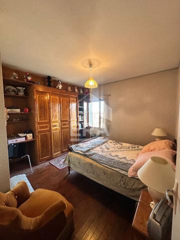 Appartements Gaillac 9 pièce(s) 196 m2