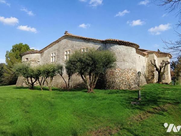 Propriété en pierres 550 m2 avec terrain de plus de 4 hectares