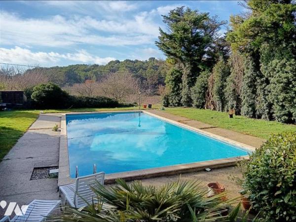 Propriété en pierres 550 m2 avec terrain de plus de 4 hectares