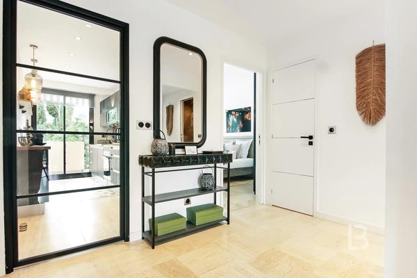 A vendre à Cannes, beau 3P grande terrasse traversant a 2pas des plages