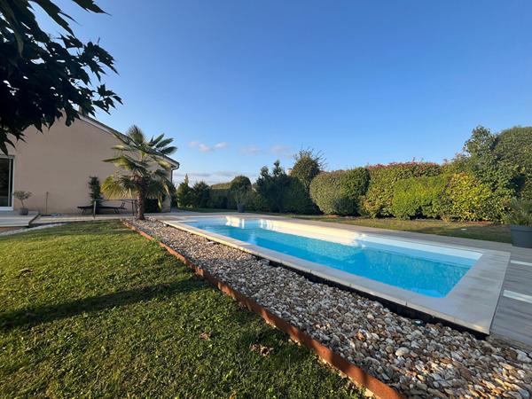 A vendre, aux portes de Périgueux (24000), Jolie Maison de plain-pied sur sous-sol type 5 avec double garage et piscine