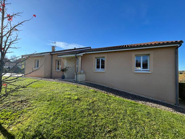 A vendre, aux portes de Périgueux (24000), Jolie Maison de plain-pied sur sous-sol type 5 avec double garage et piscine
