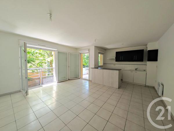 Appartement T3 à vendre  3 pièces - 60 m 2   L ISLE JOURDAIN  - 32
