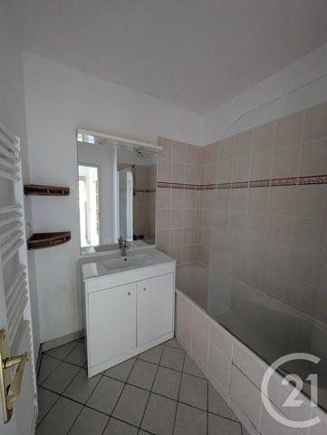 Appartement T3 à vendre  3 pièces - 60 m 2   L ISLE JOURDAIN  - 32