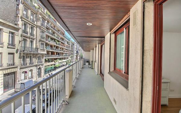 Appartement à louer    3 pièces • 90 m2 Paris 16