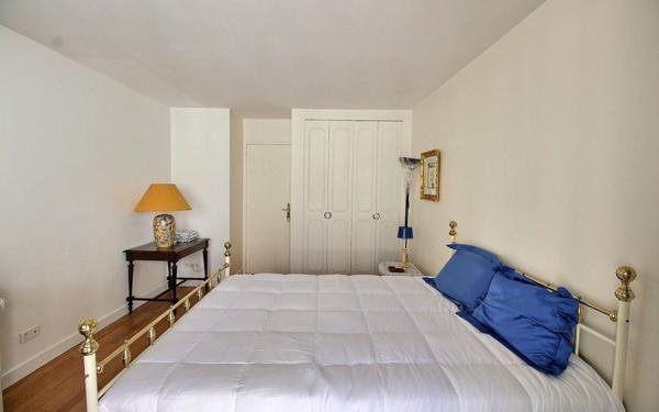 Appartement à louer    3 pièces • 90 m2 Paris 16