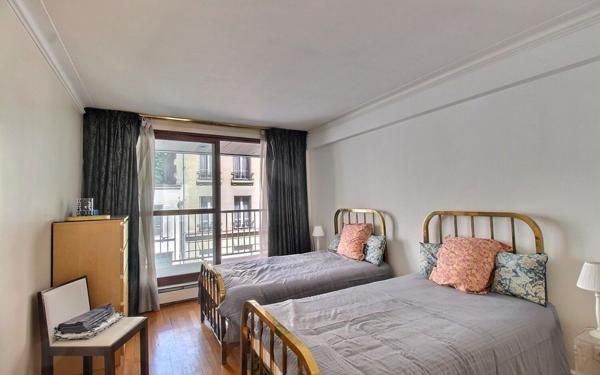 Appartement à louer    3 pièces • 90 m2 Paris 16