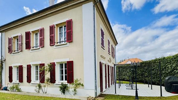 PROPRIÉTÉ FAMILIALE D’EXCEPTION – 187 m² – TERRAIN 782 m² – PROCHE GOLF