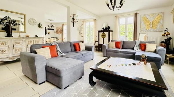 PROPRIÉTÉ FAMILIALE D’EXCEPTION – 187 m² – TERRAIN 782 m² – PROCHE GOLF