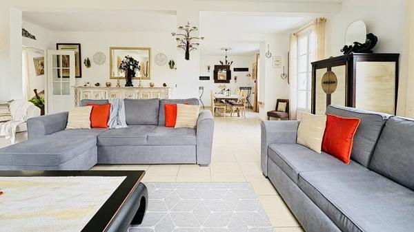 PROPRIÉTÉ FAMILIALE D’EXCEPTION – 187 m² – TERRAIN 782 m² – PROCHE GOLF