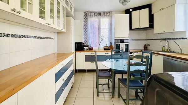 PROPRIÉTÉ FAMILIALE D’EXCEPTION – 187 m² – TERRAIN 782 m² – PROCHE GOLF