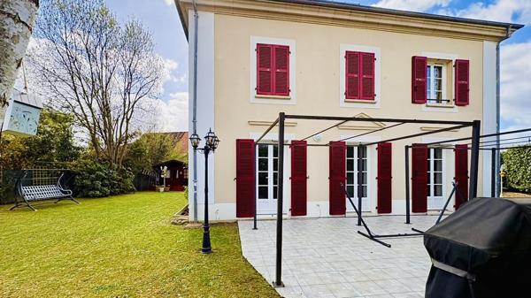 PROPRIÉTÉ FAMILIALE D’EXCEPTION – 187 m² – TERRAIN 782 m² – PROCHE GOLF