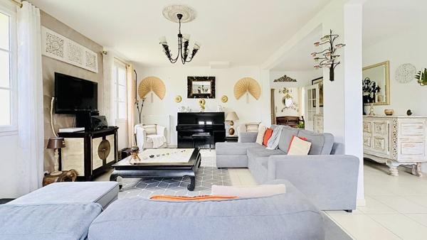 PROPRIÉTÉ FAMILIALE D’EXCEPTION – 187 m² – TERRAIN 782 m² – PROCHE GOLF